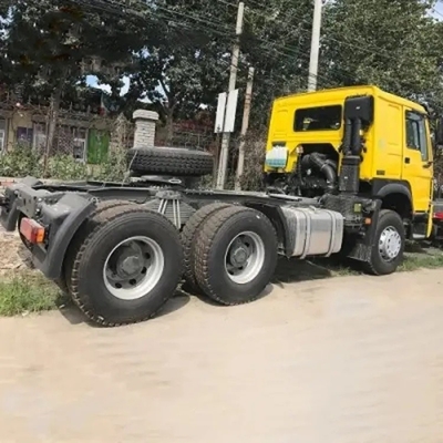 6×4 Drive Wheel Sinotruck HOWO A7 371HP and 420HP Tractor Trucks with Good Service