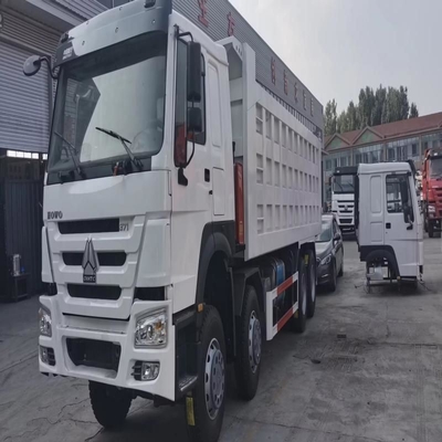 Tubeless Tire Design HOWO 8X2 Dump Truck for 15000kg Loading Capacity Wood Transport