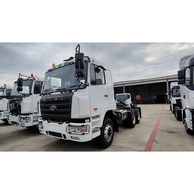 Sinotruk HOWO 6*4 and 8*4 371HP-375HP Tractor Truck with Maximum Torque Nm 500-1000nm
