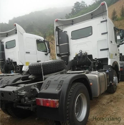 Sinotruk HOWO 6X4 420HP 10 Wheels Cargo Tow Dumper Tractor Trucks with 8.2tons Capacity