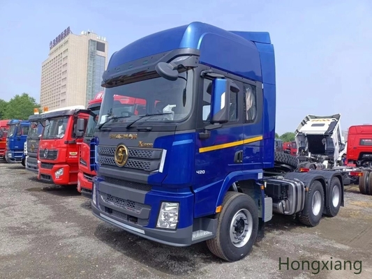 Heavy Duty HOWO A7 Tractor Truck in with Tubeless Tire Design and GCC Certification