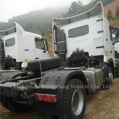 Maximum Torque Nm 500-1000nm 4X2 6 Wheelers HOWO Sinotruk Tractor Truck for Chinese Market