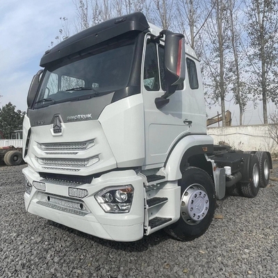 8.2tons Heavy Duty Head Tractor Truck with 560HP Diesel Engine and 10-80t Diesel Fuel