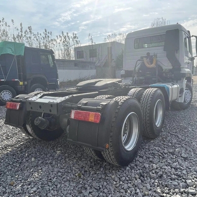 Sinotruk HOWO Tractor Truck and Customizable with ECE Certification