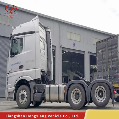 Sinotruck HOWO Tractor Head Truck with 6×4 Drive Wheel and Customization
