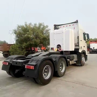 Customization 8.2tons Euro5euro6 HOWO T7 CNG Tractor Trucks for in Chinese Factories