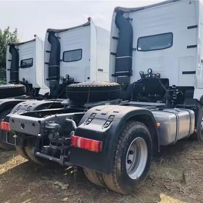 Customization 8.2tons Euro5euro6 HOWO T7 CNG Tractor Trucks for in Chinese Factories
