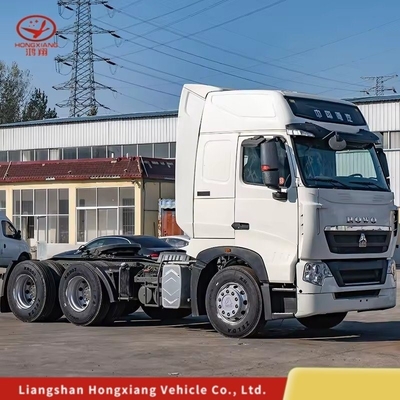 Hot HOWO T7 6X4 Methane Tractor Truck Engine Capacity＞8L and 1 Year After-sales Service