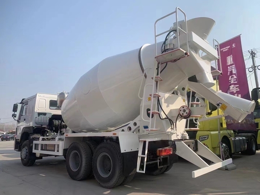 6x4 Drive Mode Self Loading Concrete Mixer Truck with Pump at Best 12.00r22.5 Tires